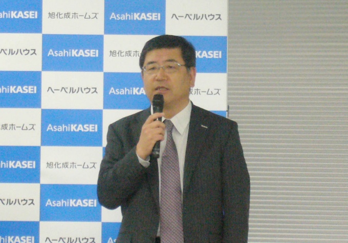 「空いたスペースを有効活用して、資産価値を高めることを提案する」などと述べる旭化成リフォーム代表取締役社長・森田敏晴氏