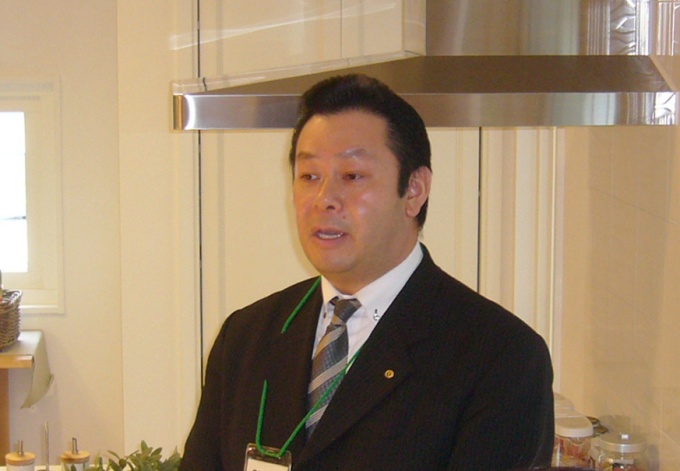 「SAKITATEのもう一つのブランドとして、販売拡大につなげていく」と述べるスウェーデンハウス(株)常務取締役執行役員営業本部長の小島敏之氏