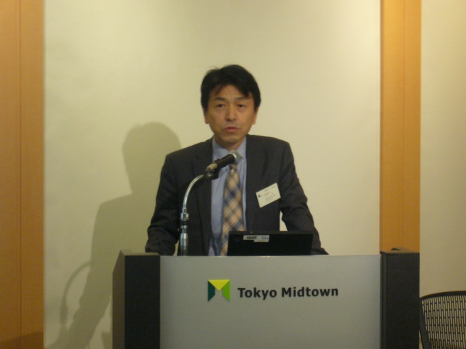 説明会の冒頭、「マーケットは回復基調だが、安定供給のためには、魅力的な商品で他社との差別化を図っていくことが必要。今回の展示会を機に、多くの方々に『パークホームズ』の魅力をより深く知っていただきたい」と挨拶した、同社取締役・常務執行役員の井上 徹氏