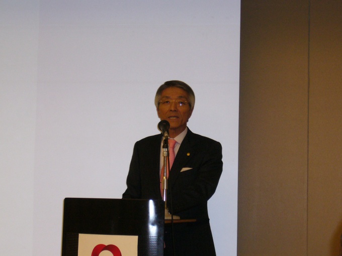 「敷地空間を有効活用した都市型商品で、都市部建て替え層の需要に対応したい」と話す同社代表取締役専務執行役員営業本部長・渦居隆司氏