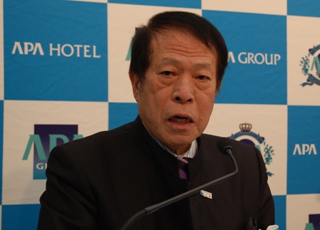 「地価・金利・建築費ともまだまだ低く、仕入れには好環境。今後も東京都心での用地仕入れを継続していく」と語る、アパグループ元谷代表