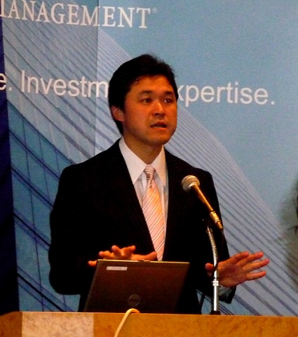 日本の物流不動産の可能性について解説する中嶋氏