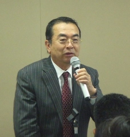 「重要な情報をタイミングをとらえて会員に普及するため、今後も会員向けの実務専門教育研修に力を入れていく」などと語る本部長の秋山 始氏