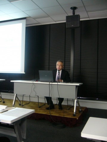 「宅建業者がコアとなり、他業種と連携しながら中古不動産流通市場を発展させていただきたい」と話す野村不動産業課課長