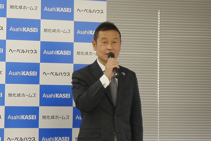 「小規模建て替え事業に積極的に取り組んでいきたい」と述べる同社取締役副社長開発営業本部本部長・進 政裕氏