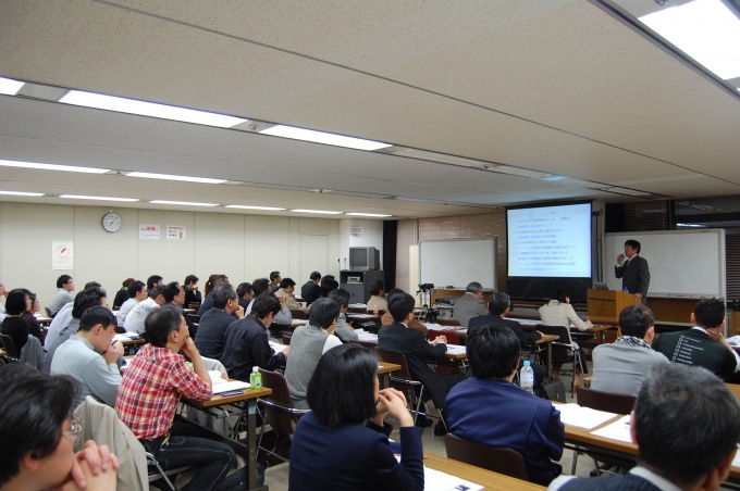 講習会には、同協会公認のホームインスペクターなど80名以上が参加。マニュアルの運用方法を熱心に聴講していた