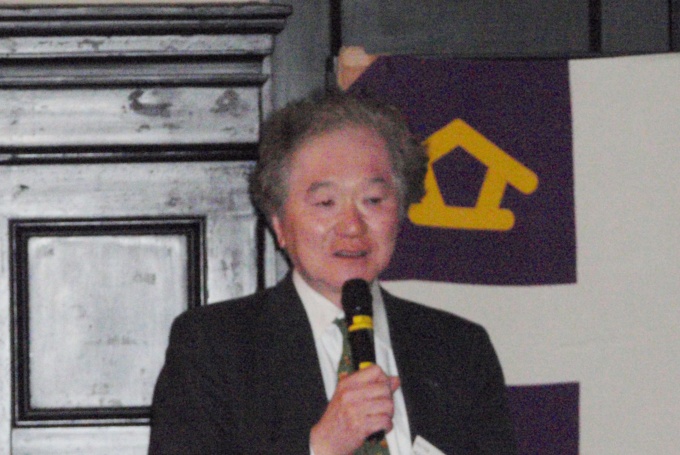 「会員間での連携をとっていきたい」等と話す伊藤会長