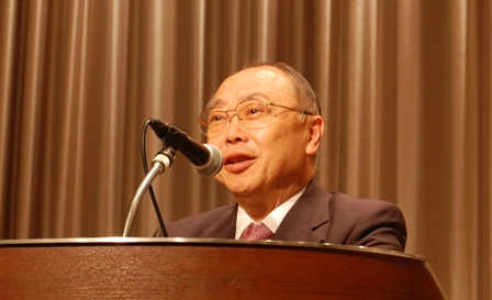 「会長3期目となったが、これに慣れることなく、初心に返り、会員の権益擁護とさらに民主的で開かれた協会とするため、努力していきたい」などと抱負を語った池田行雄会長