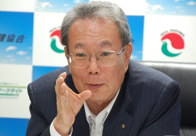 消費税増税に対応し「増税分の全額還付」を強く要望していくと語る、全宅連会長の伊藤 博氏。「取得時の増税分負担に耐えられず、購入を諦める人も出てくるかもしれない。将来的には、非課税が理想」とした
