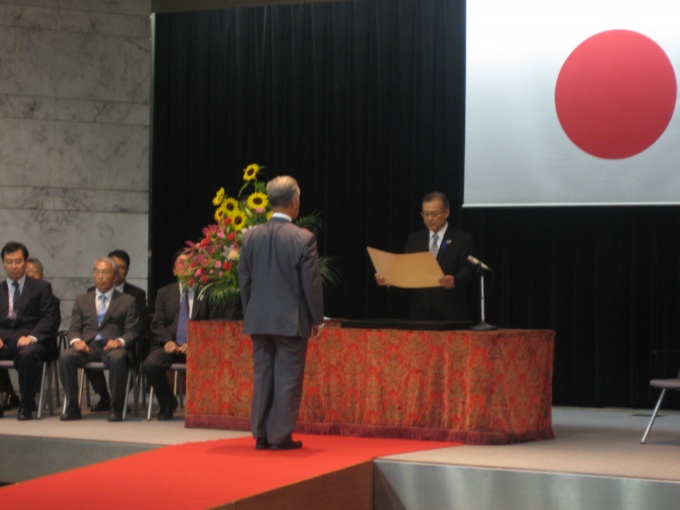 代表として登壇した(社)住宅生産団体連合会会長の樋口武男氏