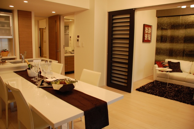 「ルネ浅草WEST」「ルネ浅草EAST」モデルルーム。専有面積60平方メートル台がメインながら、最低でも6
