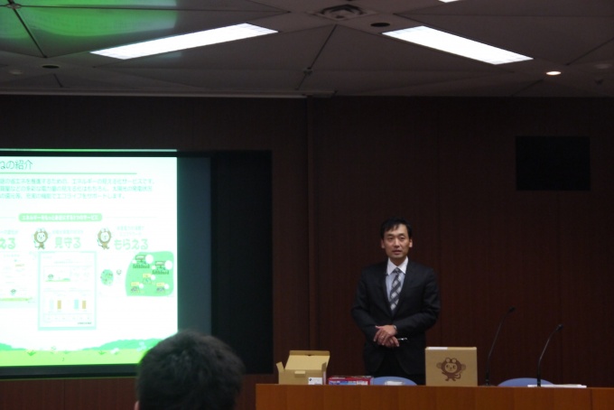 事業戦略記者発表会で説明をする、同社代表取締役社長の谷口裕昭氏