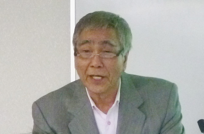 「展示場を50拠点、営業員数250名を目指し、受け皿づくりを重要な施策として取り組んでいく」と話す(株)アールシーコア代表取締役社長の二木浩三氏