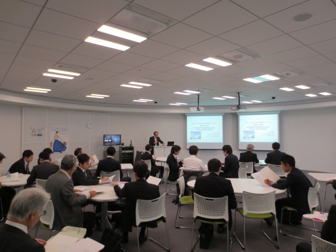 セミナーの様子。約30名が参加した
