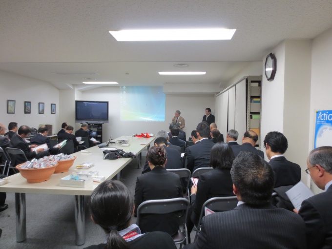 講演会の様子。約40名が参加した