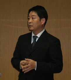 「不動産バブル崩壊の懸念が広がっており、住宅価格の動向などに引き続きが注視が必要」などと語るTMI総合法律事務所の何 連明氏