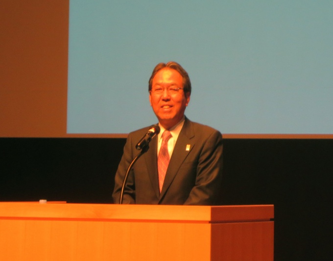 「今後も不動産業界が明るく前向きになるような取り組みを行なっていきたい」と話す木村理事長