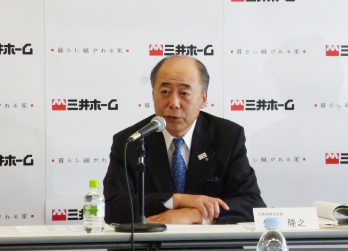 「施工体制の再構築を図り、引き渡しの平準化を図りたい」と話す三井ホーム(株)代表取締役社長の生江隆之氏