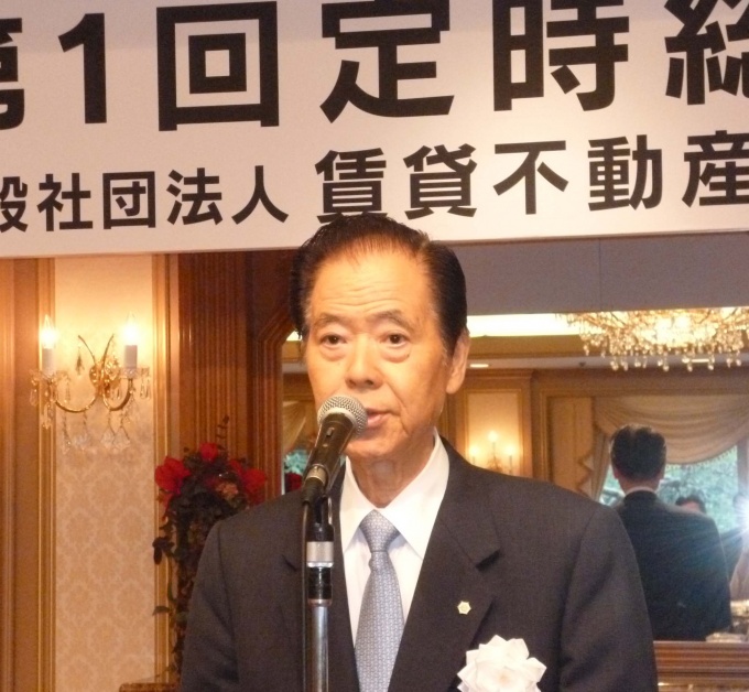 「賃貸不動産経営管理士が賃貸不動産市場において重要な役割を担うことができるよう、国家資格化に向けて取り組んでいく。今年は協議会、賃貸管理業界にとって新たな一歩を刻む年となる」などと挨拶した川口会長