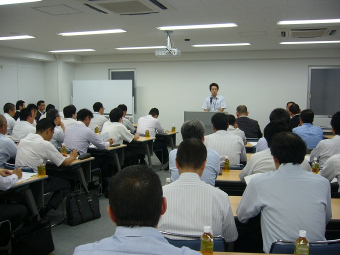 総会の様子