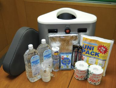 防災備蓄ボックスと収納品