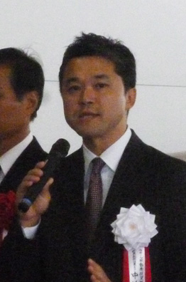 「相模原エリアは物流の潜在力の高い地域で、10月に着工する橋本の案件と合わせ、今後もテナントのニーズに応えていきたい」などと挨拶するラサール不動産投資顧問代表取締役兼CEOの中嶋康雄氏