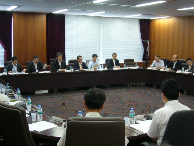 「環境不動産普及促進検討委員会」第1回会合の様子
