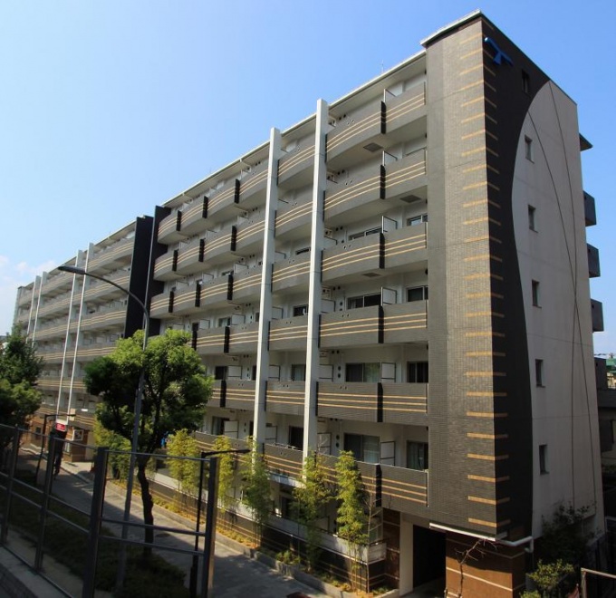 「セレニテ甲子園」外観