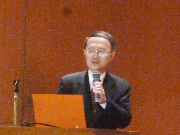 「日本のTPPへの加入と国内不動産市場への影響について」講演する、東京ガス(株)顧問、前・国土交通省国土交通政策研究所長の周藤利一氏