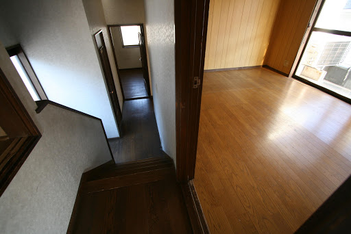 従前の内装では、スキップフロアの良さが生かされていなかった