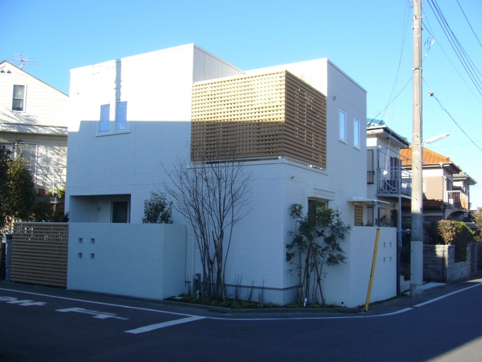 「京王多摩川」駅近くの閑静な住宅街に立地する