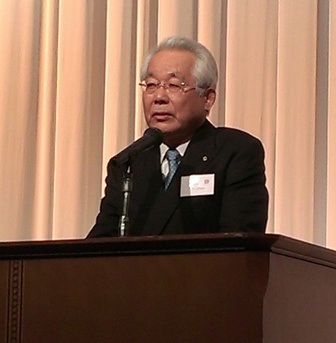 「収支に見合った活動をしていくが、会員サービスは絶対に怠たらない」と抱負を述べた八代支部長