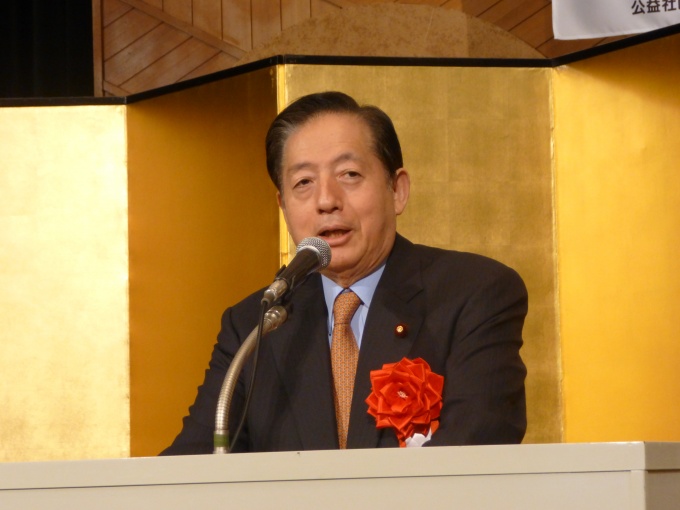 「人口減少社会を見据えたコンパクトシティ、スマートシティのまちづくりがスタートする」と語る太田国交相