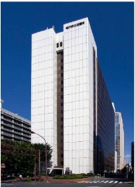 同社本社ビル「日土地ビル」の外観写真