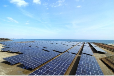 三重県津市において建設中の大規模太陽光発電所