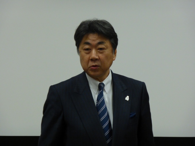 今後の事業戦略について説明し、「2年後には受注高1