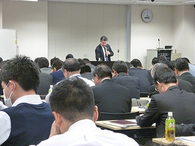 第2部のセミナーでは、亀井弁護士が会員から寄せられた実務相談をもとに具体的な対応策などについて解説