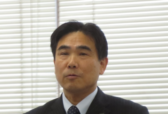 「当初は更地にしようと考えていたが、“蔵”という歴史を残すことで地域に潤いを提供できれば」などと話す品川社長