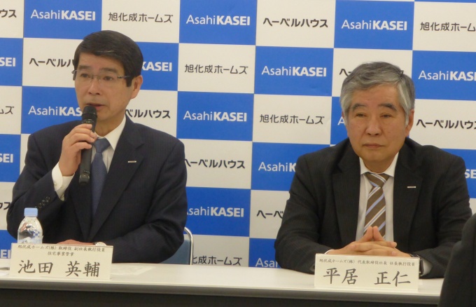 4月1日付で代表取締役社長に就任する予定の池田英輔氏(写真左)と平居正仁現社長(写真右)