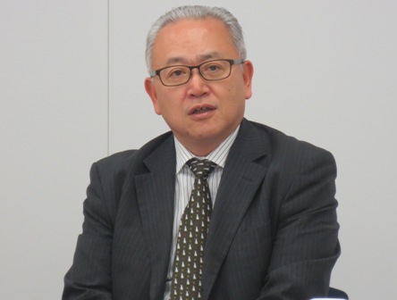 「3年後の16年度には売上高100億円を達成し、日本一のマンションリフォーム会社としたい」と抱負を語る岡田洋一社長