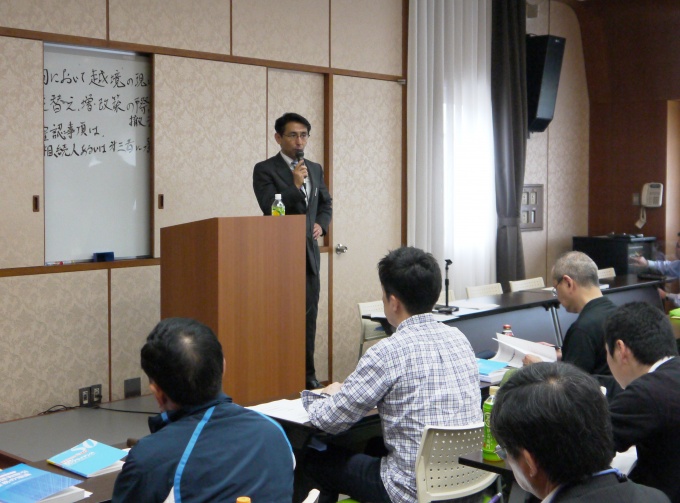 長谷川氏は、顧客の信頼を獲得するために必要な姿勢やコンプライアンスについて説明した上で、不動産仲介実務に欠かせない調査実務について、実例を踏まえて分かりやすくした