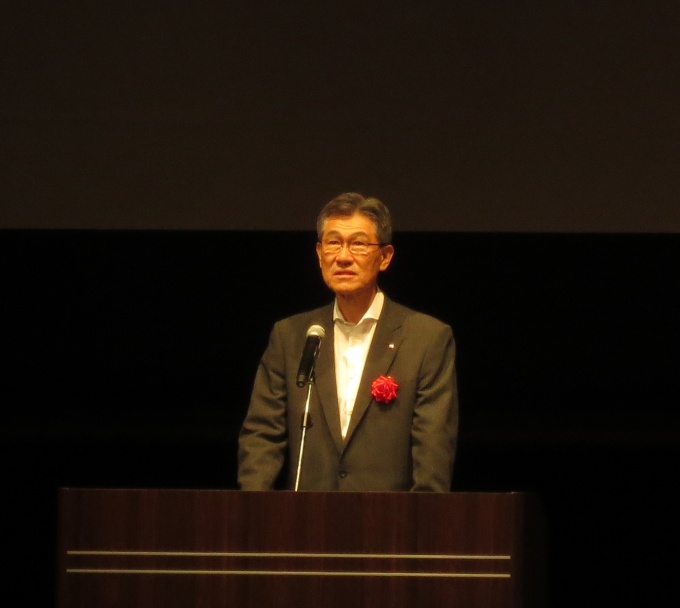 「グループ会社の英知を結集する機会としたい」と話す市川社長