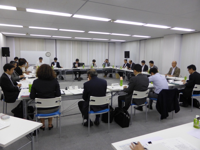 第3回会合では、中間とりまとめ(案)を公表。今後の議論の方向性を示した