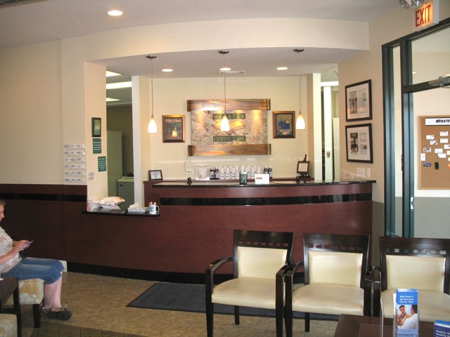 歯科医院の受付(イリノイ州スコーキィ市 Webster Dental Care)