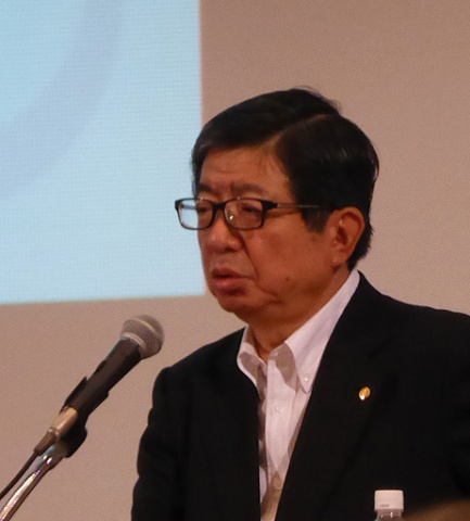 「さらなる成長のためには女性の活躍が不可欠」などと語る大野社長