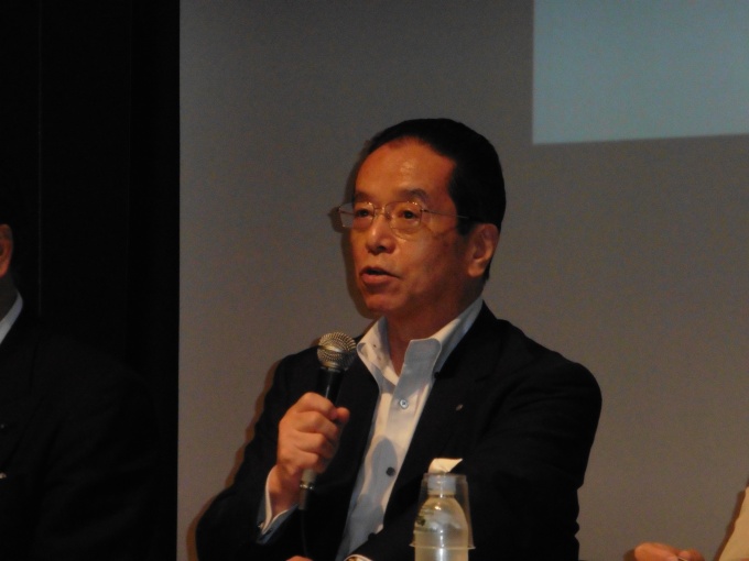 「さらなる企業・団体から実りある作品を送り出していきたい」と挨拶する同協議会会長の和田 勇氏