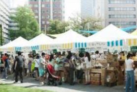地元町会と共同で行なっている「太陽のマルシェ」など、さまざまな活動を支援していく