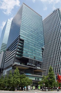 「東京サンケイビル」外観
