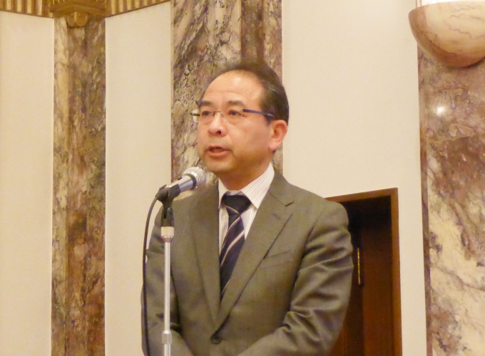 「地球温暖化の防止に向け、官民が協力して省CO2、省エネに取り組んでいく必要がある」と語った同協会地球環境委員長の碓氷辰男氏