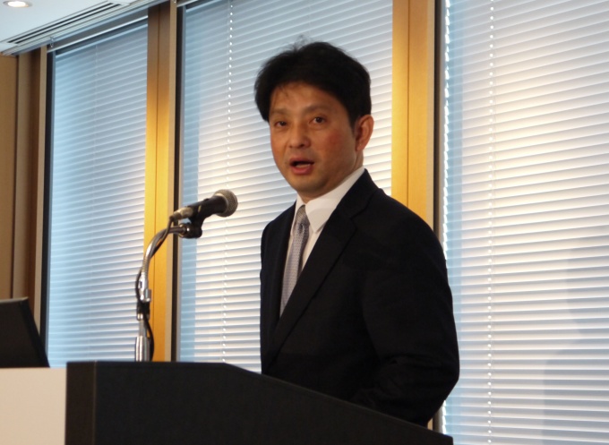「まだ実績のない九州などでの供給も含め、年間3~4物件を目安に開発を進める計画」と語る、商業施設本部ロジスティクス事業部長の三木孝行氏
